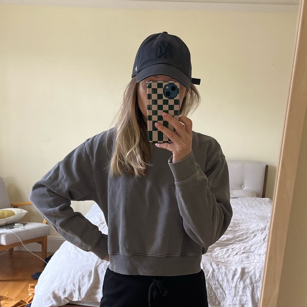 ARITZIA TNA SWEATSHIRT - Picture 3 of 6